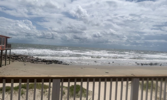 Surfside Beach House | Charming Newly remodeled Clark house on the beach!