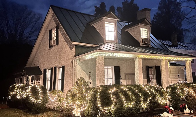 Washington House | Charming Private Suite in Historic Colonial House – right beside from The Inn!