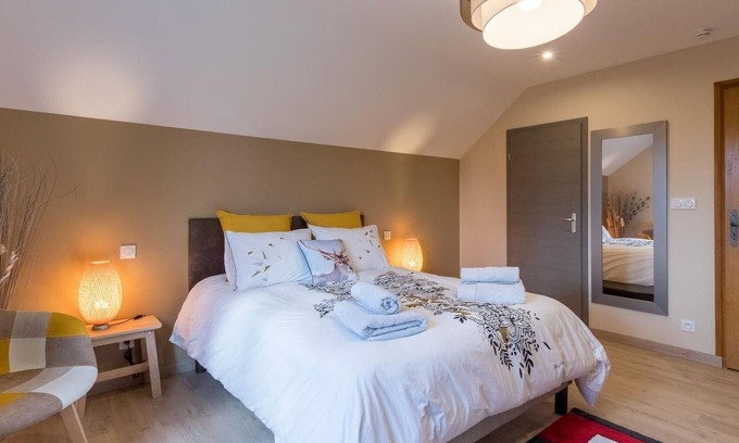 Vyans-le-Val Bed & Breakfast | Charming room for 2 with sauna and bikes in Vyans-le-Val