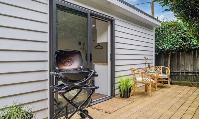 Springfield Cabin | Charming Rotorua Cabin Relaxation Amidst Stunning Landscapes!