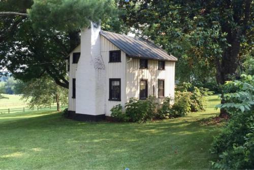 Oakpark Ski Chalet | Charming & Rustic Bloomingdale Cottage w/views
