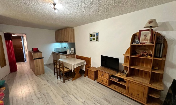 Correncon-en-Vercors Apartment | Charming Studio Near Corrençon Village with Free Shuttle and Mountain Access