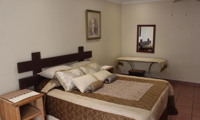 Phalaborwa House | Charming Self Catering Apartment