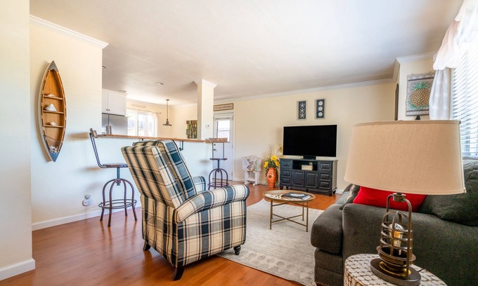 Shell Beach Cottage | Charming Shell Beach Cottage with AC - Steps to Shell Beach