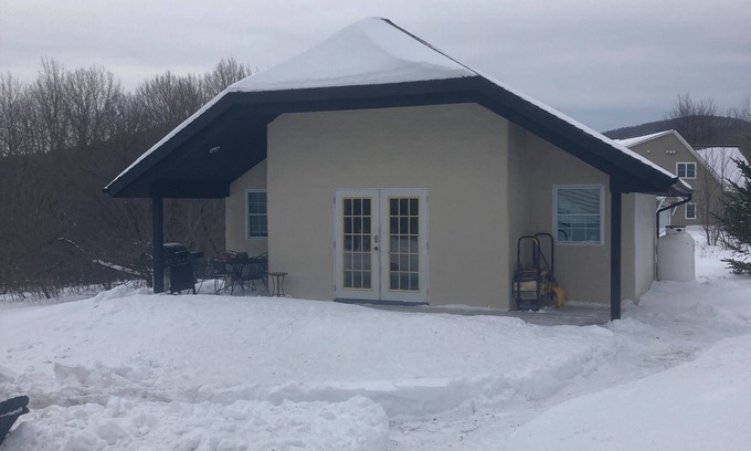 Jay Cottage | Charming Straw Bale Cottage Near Jay Peak – Cozy, Romantic, and Stylish Escape