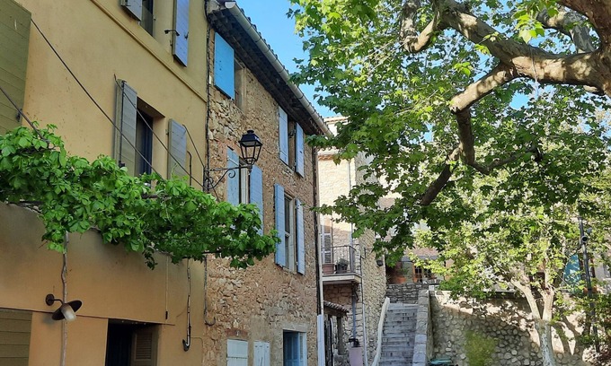 Puyloubier Apartment | Charming studio at the foot of Sainte VIctoire