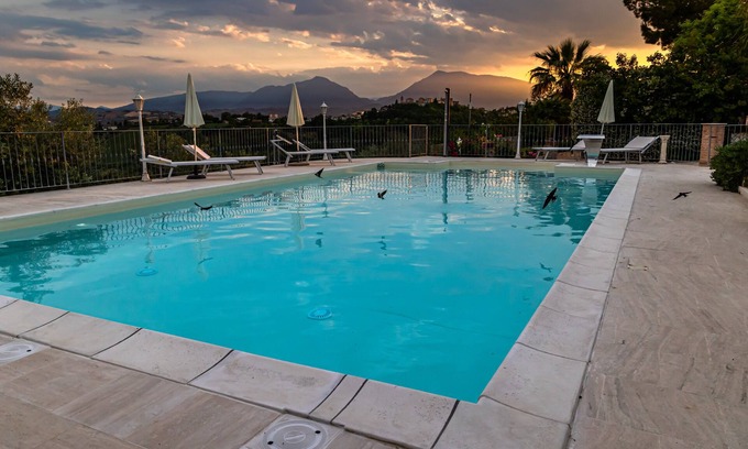 Sant'Omero Apartment | CHARMING STUDIO/FLAT WITH POOL