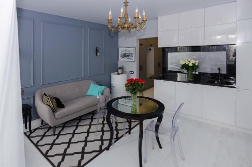 Shevchenkivs'kyi District Apartment | Charming studio in the center