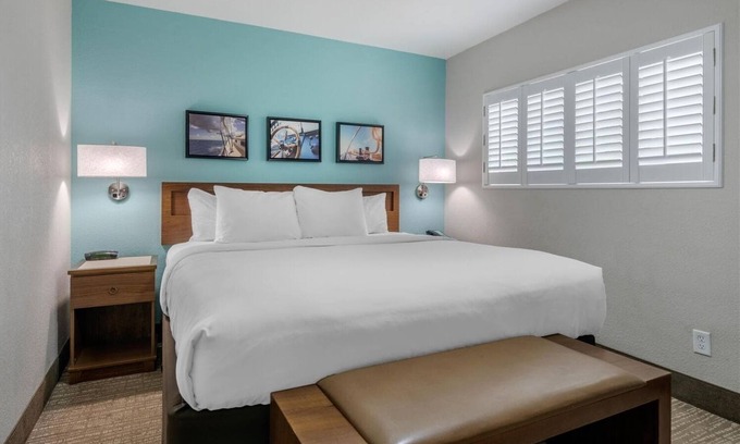 Jekyll Island House | Charming Suite Steps from Beach – Perfect for Families | Parking, Onsite Pool