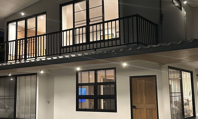 Talat Bang Khen House | Charming 3 Bedroom house in North of Bangkok: Quiet neighborhood & Relaxation!