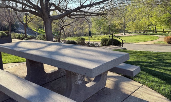 Auburn House | Charming -Tranquility Guest-Rm Suite in Auburn with Breakfast, Snacks, AC & WiFi