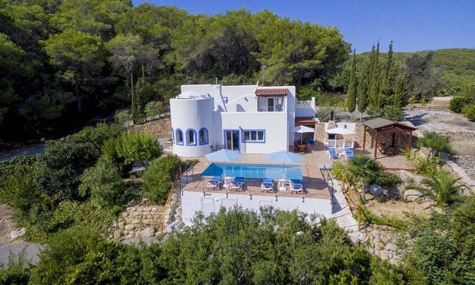 Sant Carles de Peralta Villa | Charming villa with pool. Can Toni Mateu.