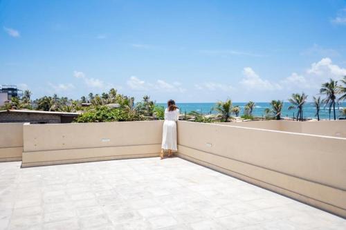 Rathmalana Villa | Charming Villa with Stunning Rooftop Sea View