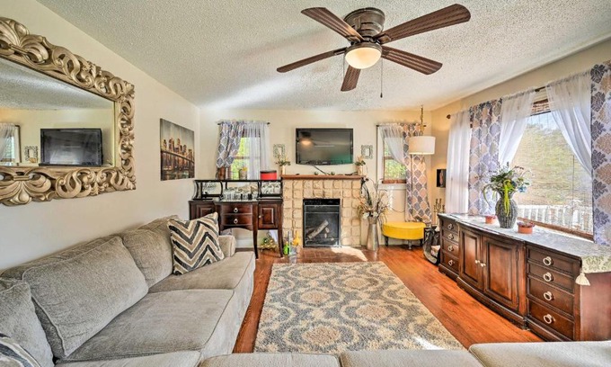 Winston - Salem House | Charming Winston-Salem Home about 5 Mi to Dtwn!