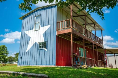 Nocona House | Charmingrusticcabinfarmpet Friendlyaffordable