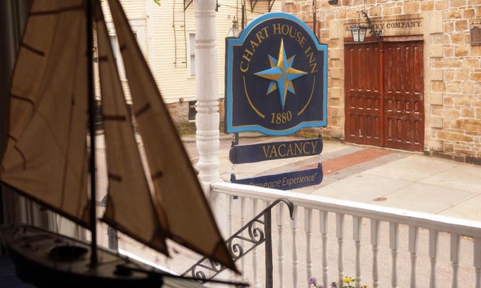 Newport Bed & Breakfast | Chart House Inn