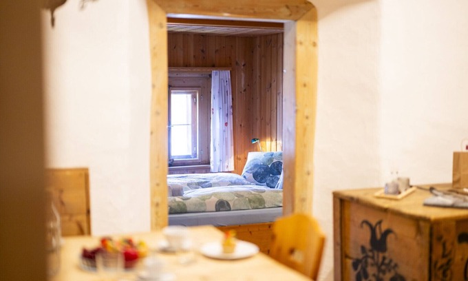 Ardez Apartment | Chasa Campell: The flat is on the first floor of an Engadine house