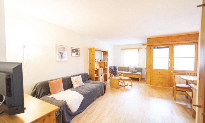 Ardez Apartment | Chasa Trais Fluors: Cozy 2.5-room apartment in Ardez