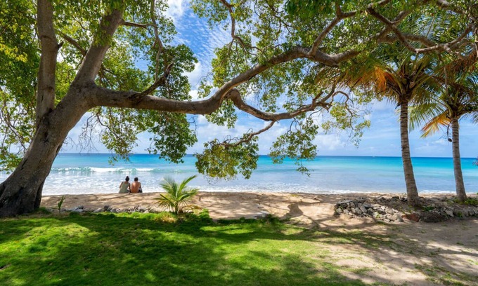 Clinketts Villa | Chateau de Mar in Speightstown by Personal Villas - An Ideal Charming Home