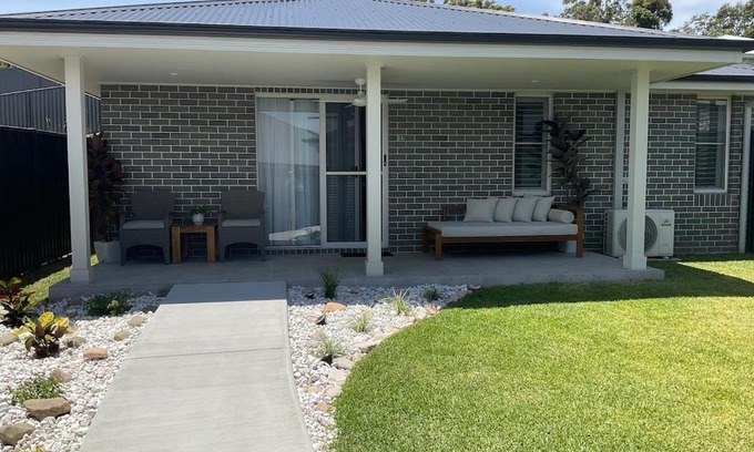 North Boambee Valley House | Chay's Guest House