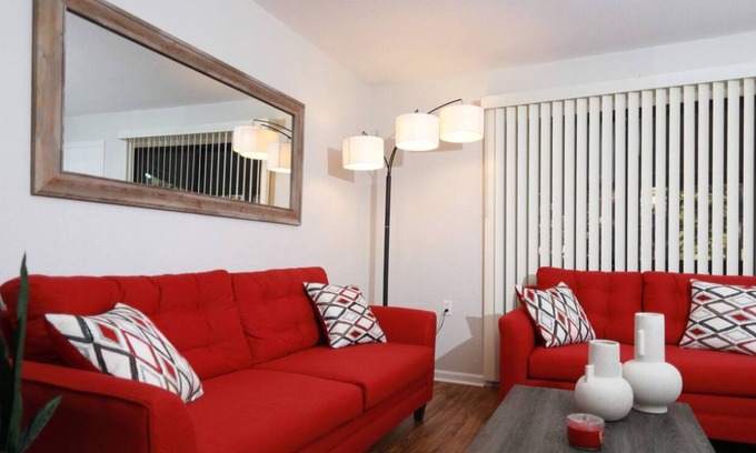 Tallahassee Apartment | Cheerful 2 Bedroom Townhouse