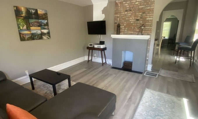 Jeff-Vander-Lou House | Cheerful 2BR Close to SLU University w/RV Parking