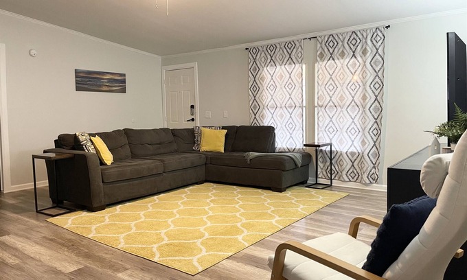 Denver House | Cheerful 3 Bdrm Mfd Home w/ Relaxing Atmosphere