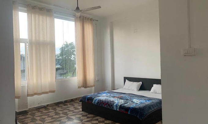 Haridwar House | Cheerful cottage accommodating 30+ guests