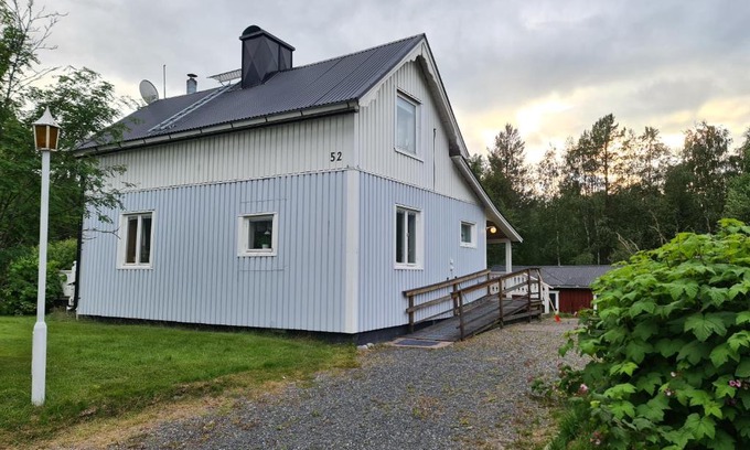 Jorn House | Cheerfull 2-Bedroom Villa with indoor fireplace