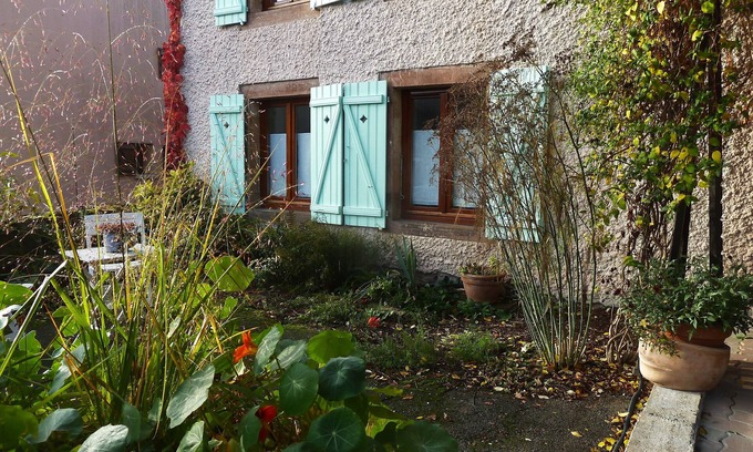 Essert Apartment | Chez Dimanche F2 in an old farmhouse in the heart of a village adjoining Belfort
