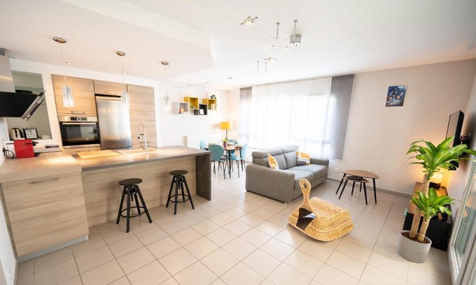 Leon Blum - Bon Coin Apartment | Chez Léon - Métro, Bus, Garage Double, 6 Personnes