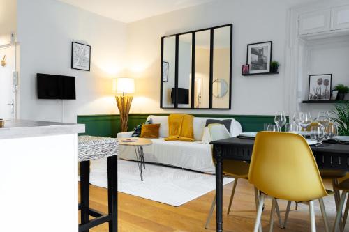 Dinan Apartment | Chez Louise et Paul, l'Appart du Centre