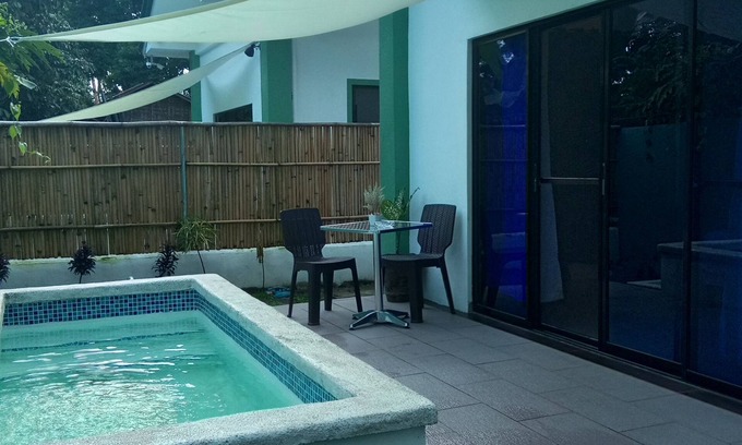 Valencia House | Chez Melanie U1 -Dumaguete Getaway with private plunge pool & Starlink Internet.