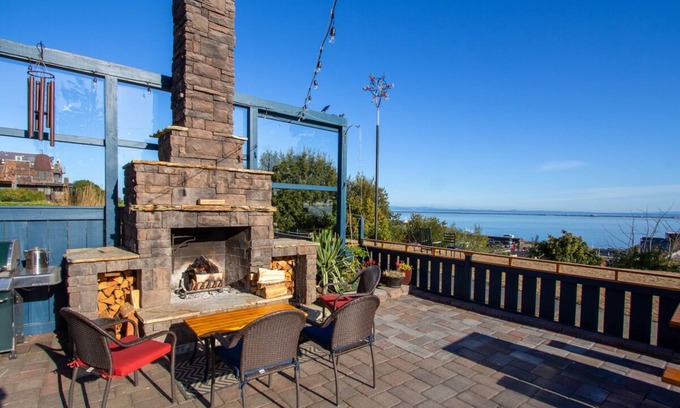 Port Angeles Apartment | Chez ZigZag: 2 Bdrm. Full Kitchen, Water/Mtn - Killer View, Sauna