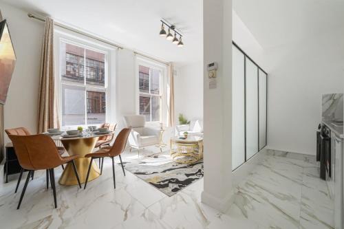 Soho Apartment | Chic 1-Bed Flat in the Heart of Soho Wardour Street! No Lift 1WD