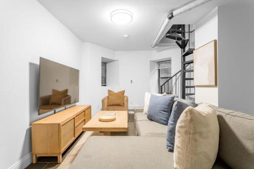 Chelsea Apartment | Chic 3 Bedroom Home in Chelsea Steps from the High Line