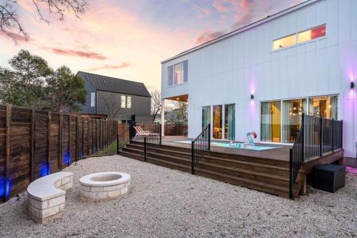 Galindo House | Chic 4BR Pool House - Steps to South 1st Street