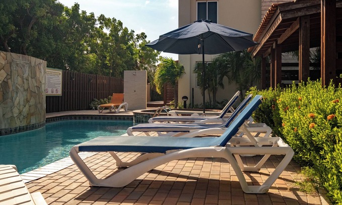 Washington Apartment | Chic Apartment in Aruba with Balcony!