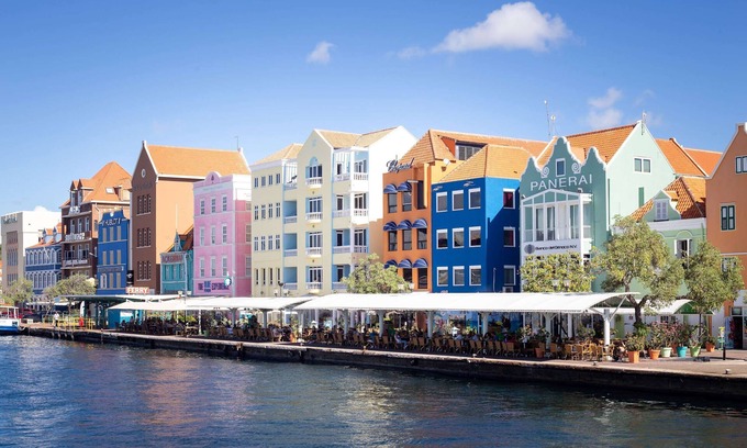 Pietermaai District Apartment | Chic Broadway Apartment in Central Willemstad