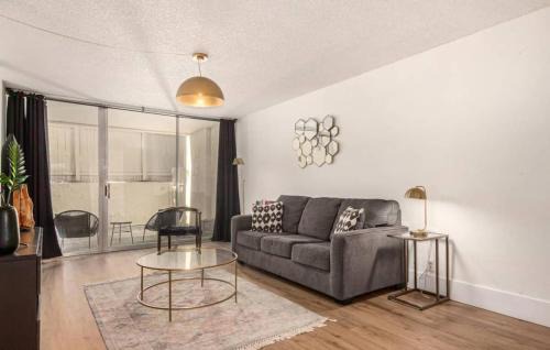 South Scottsdale Apartment | Chic Condo with Parking Spot - Minutes to Old Town!