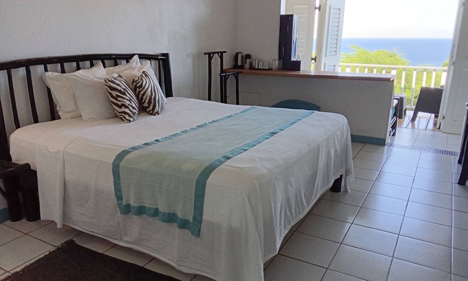 Port Antonio Hotel | Chic hotel deluxe rooms with WiFi, in fabulous Port Antonio