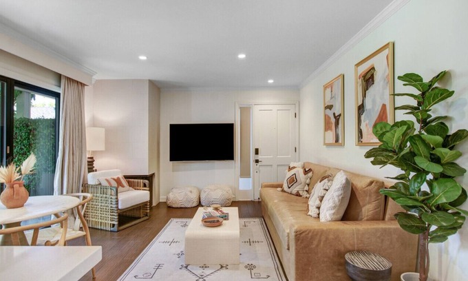 Napa Condo | Chic Resort Retreat : Pool Access, Kitchen, Patio