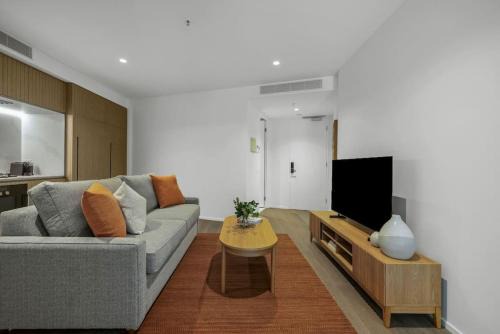 Abbotsford Apartment | Chic Riverside Retreat Richmond