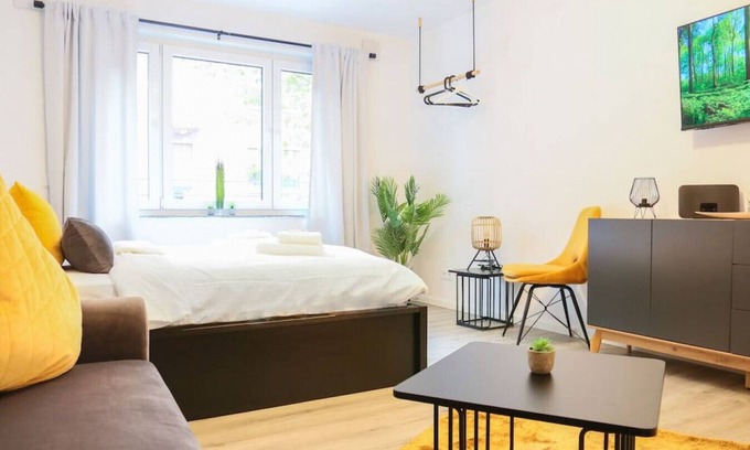 Lindenhof Condo | Chic Studio - 1 Min to HBF