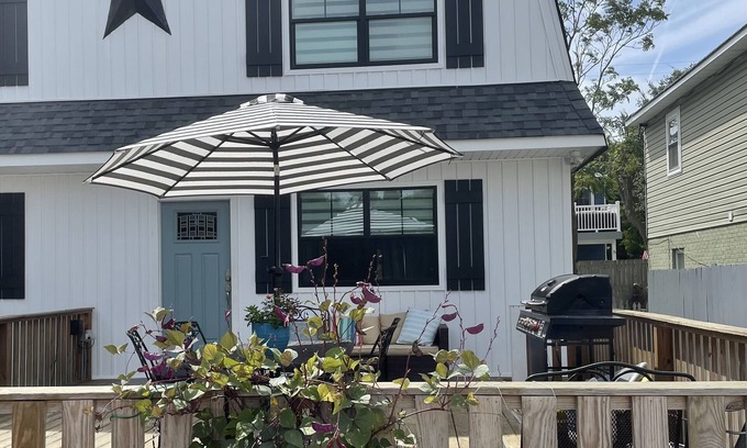 Chic's Beach House | Chicks Beach home for large families.