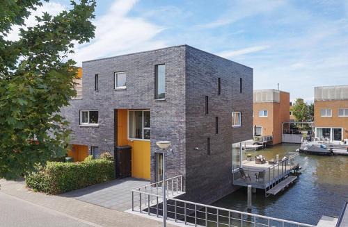 Almere Stad Villa | Chico