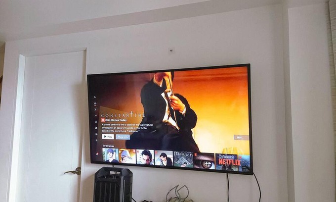 A. Bonifacio Apartment | Chill in Condo with Netflix & Chill w/ Karaoke
