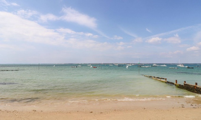 Freshwater Cottage | Chinefields