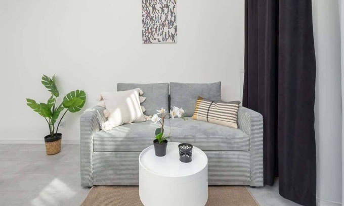 West Pomeranian Voivodeship Apartment | Chmielewskiego 24 | Contemporary Studio | WiFi