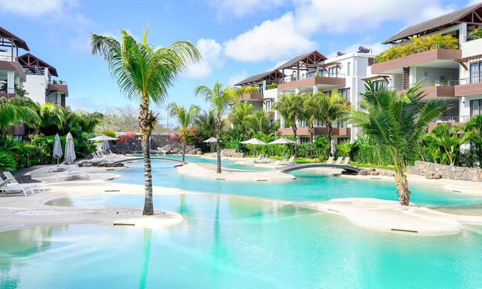 Mont Choisy Apartment | Choisy Les Bains with LOV